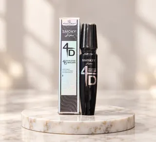 مسكارا سموكي 4D لتكثيف وتطويل الرموش